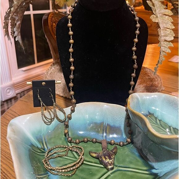 Trendy Handcrafted Bull Head Long Necklace Earrings & Bracelet - Picture 2 of 4